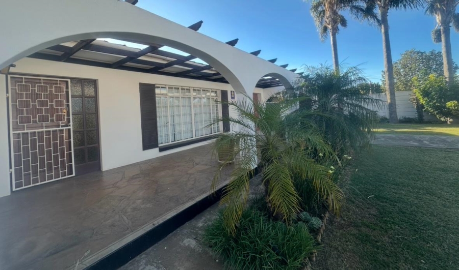 4 Bedroom Property for Sale in Windsor Park Eastern Cape